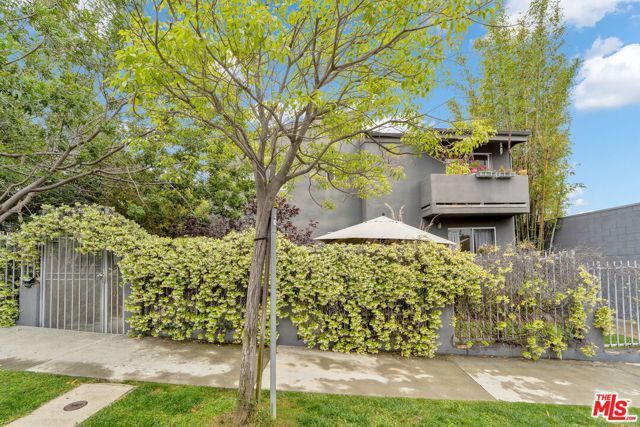 2714 Auburn Street 6, Los Angeles, CA 90039