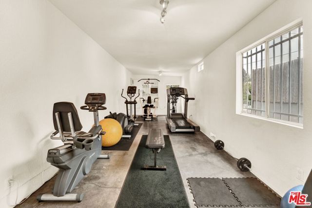2714 Auburn Street 6, Los Angeles, CA 90039