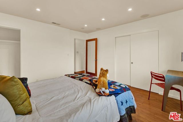 2714 Auburn Street 6, Los Angeles, CA 90039