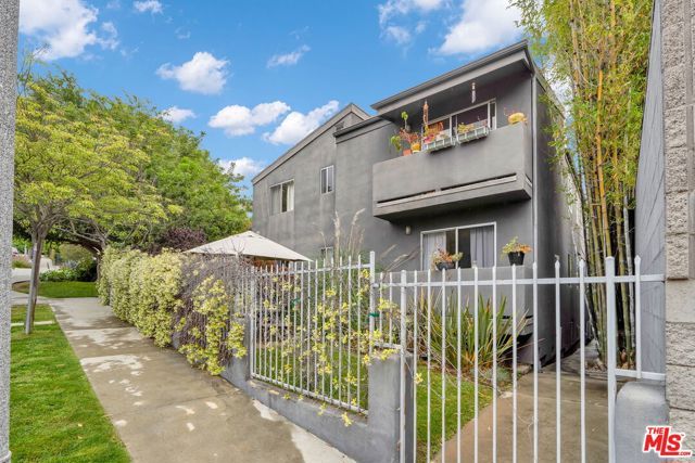 2714 Auburn Street 6, Los Angeles, CA 90039