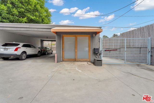 2714 Auburn Street 6, Los Angeles, CA 90039