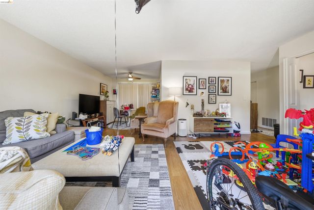 670 Tempe Ct, Pleasant Hill, CA 94523