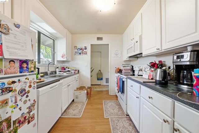 670 Tempe Ct, Pleasant Hill, CA 94523
