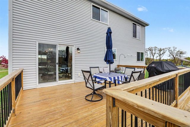 300 Cumberland Avenue, Lowell, MI 49331