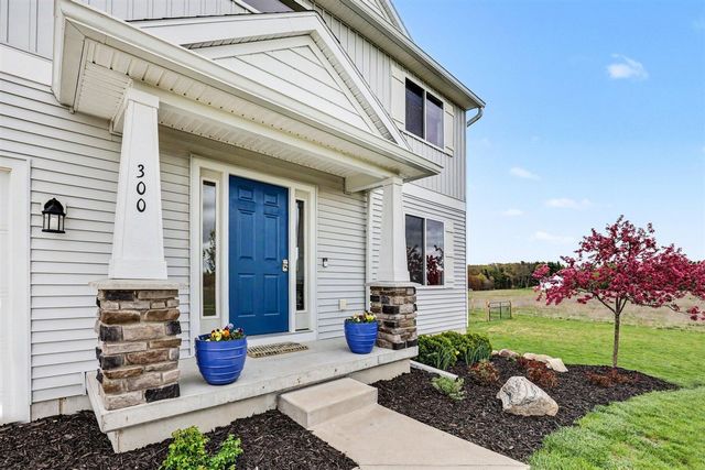 300 Cumberland Avenue, Lowell, MI 49331