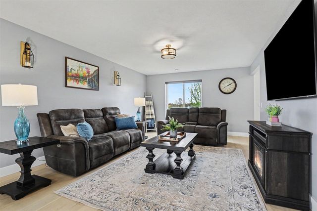 300 Cumberland Avenue, Lowell, MI 49331
