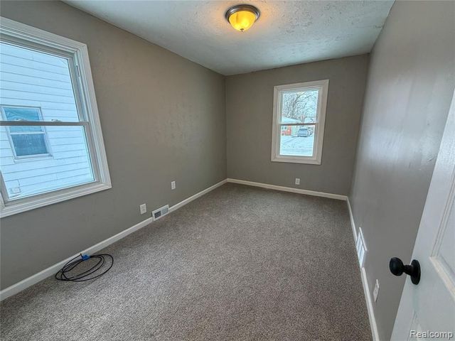 411 W Bernhard Avenue, Hazel Park, MI 48030