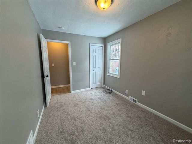 411 W Bernhard Avenue, Hazel Park, MI 48030