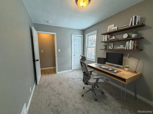 411 W Bernhard Avenue, Hazel Park, MI 48030