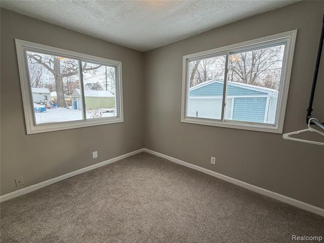 411 W Bernhard Avenue, Hazel Park, MI 48030