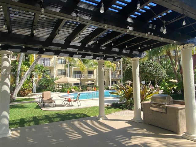 9301 SW 92nd Ave C213, Miami, FL 33176