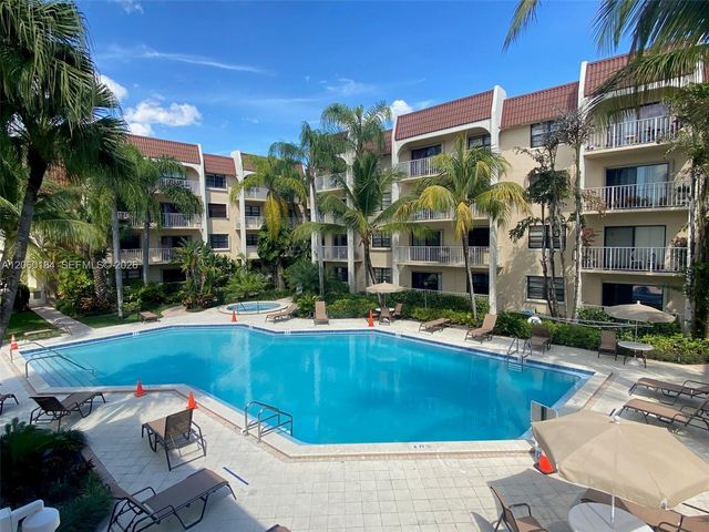 9301 SW 92nd Ave C213, Miami, FL 33176
