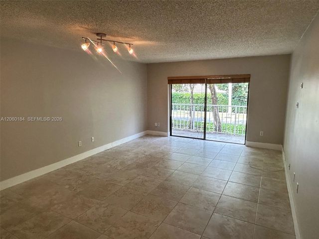 9301 SW 92nd Ave C213, Miami, FL 33176