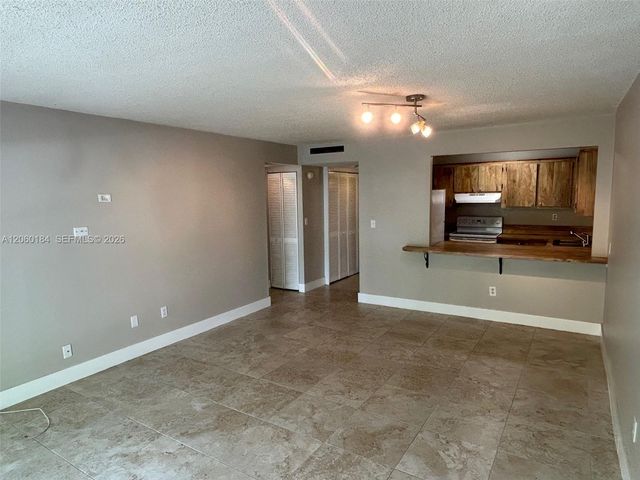 9301 SW 92nd Ave C213, Miami, FL 33176