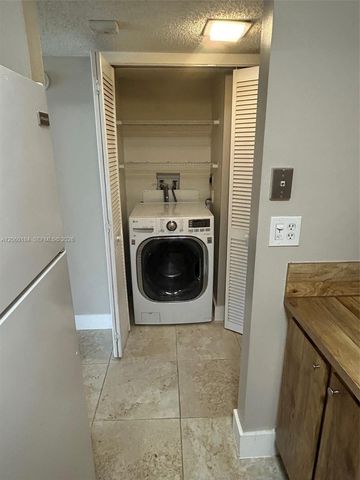 9301 SW 92nd Ave C213, Miami, FL 33176