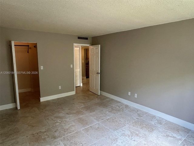 9301 SW 92nd Ave C213, Miami, FL 33176