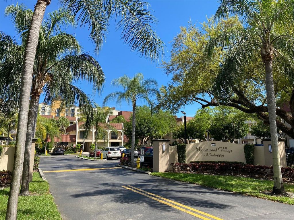9301 SW 92nd Ave C213, Miami, FL 33176
