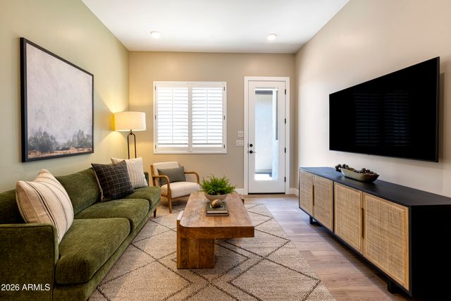 712 W TREASURE Trail, Apache Junction, AZ 85120