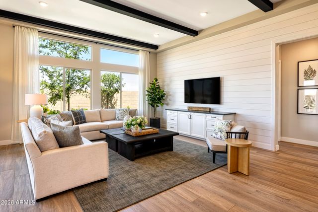 712 W TREASURE Trail, Apache Junction, AZ 85120