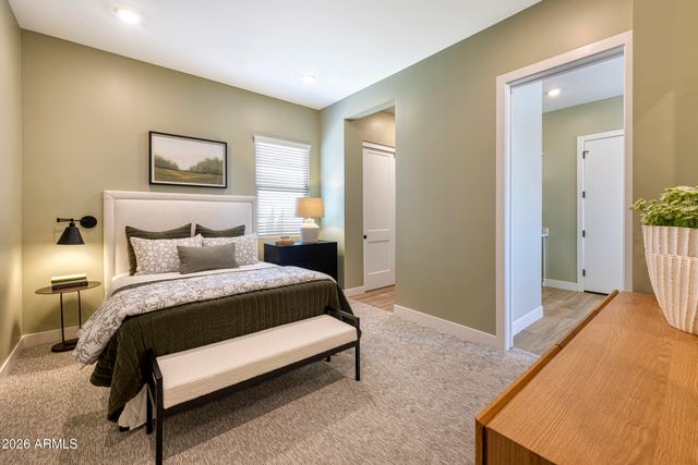 712 W TREASURE Trail, Apache Junction, AZ 85120