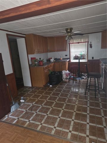 1474 Mt Pleasant Rd, Hempfield Twp, PA 15601