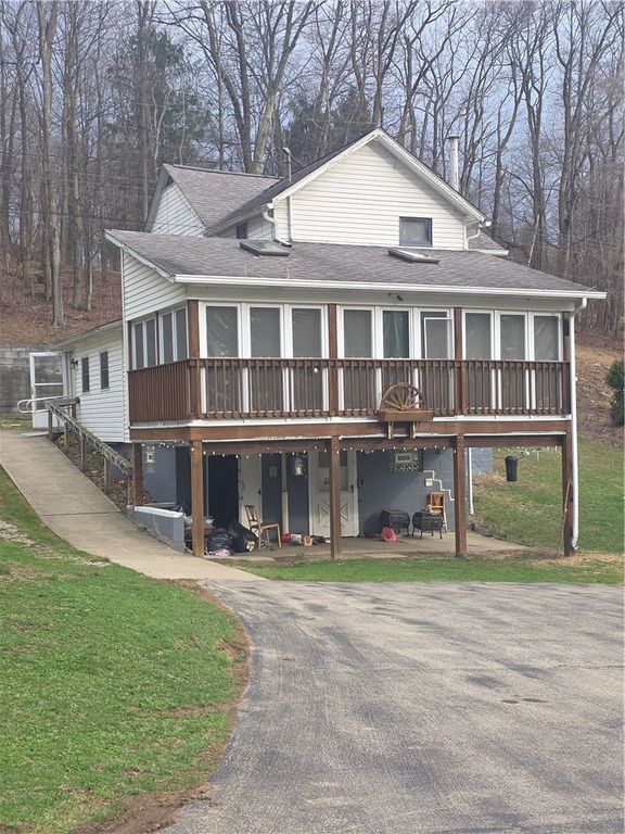 1474 Mt Pleasant Rd, Hempfield Twp, PA 15601