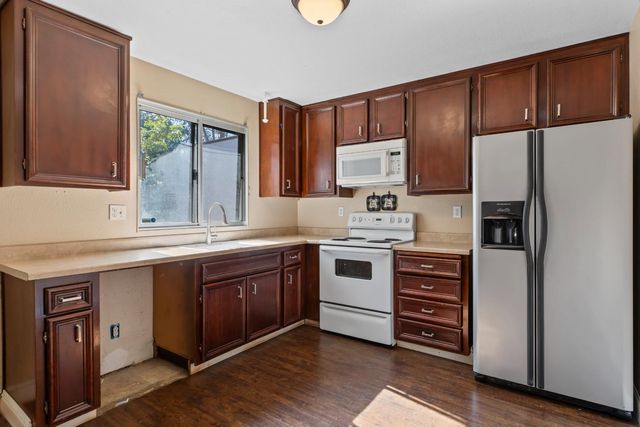 2756 Barcelona Dr, Modesto, CA 95354