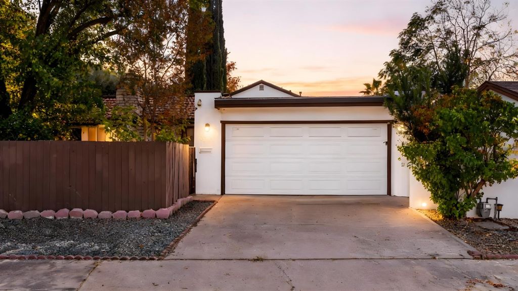 2756 Barcelona Dr, Modesto, CA 95354