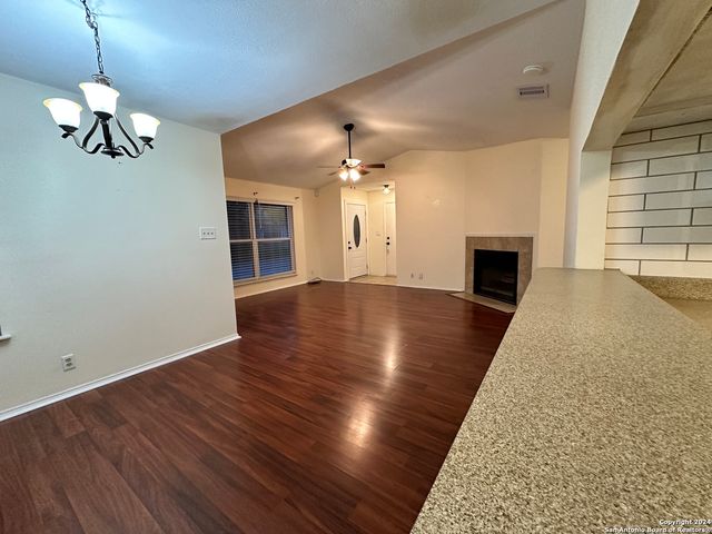 6951 WRIGHT WAY ST, San Antonio, TX 78240