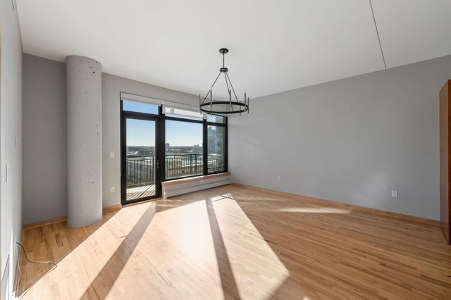 1120 S 2nd Street 813, Minneapolis, MN 55415