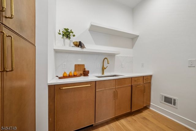45 Great Hills Rd, Millburn Twp., NJ 07078