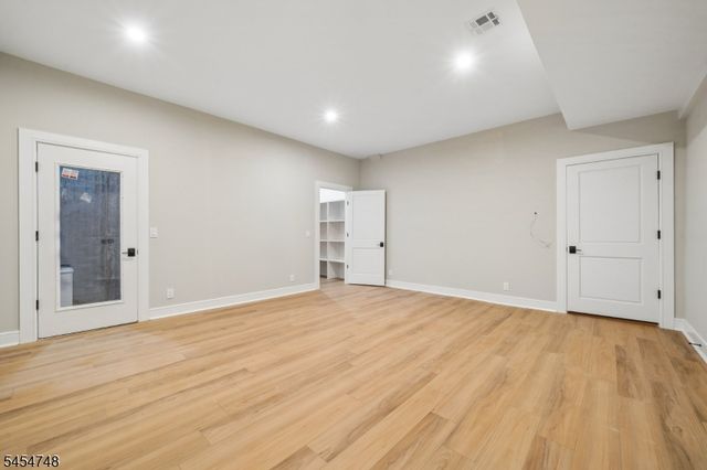 45 Great Hills Rd, Millburn Twp., NJ 07078