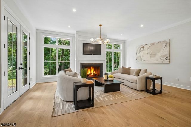 45 Great Hills Rd, Millburn Twp., NJ 07078