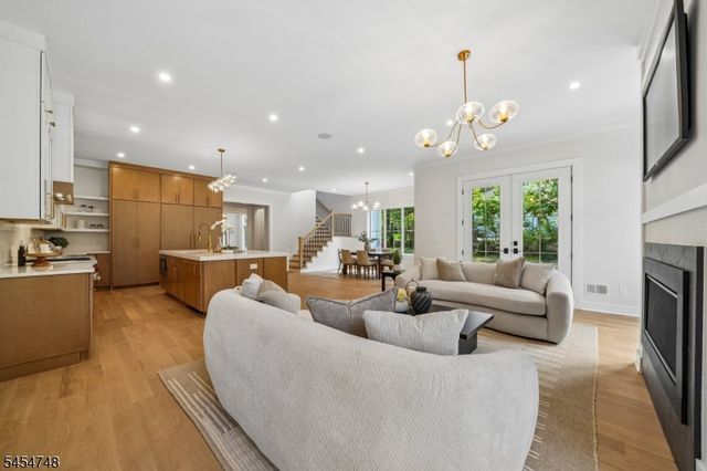45 Great Hills Rd, Millburn Twp., NJ 07078
