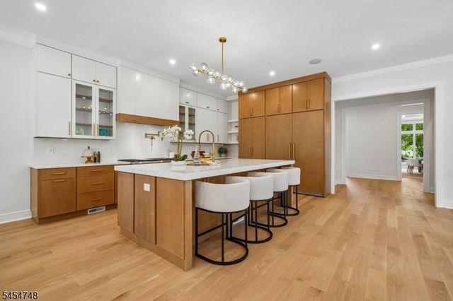 45 Great Hills Rd, Millburn Twp., NJ 07078