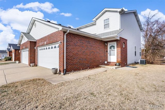 709 & 711 Slippery Rock Drive, Edwardsville, IL 62025