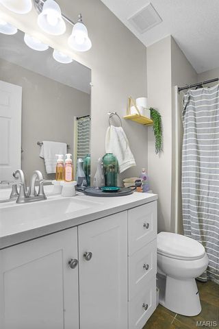 709 & 711 Slippery Rock Drive, Edwardsville, IL 62025