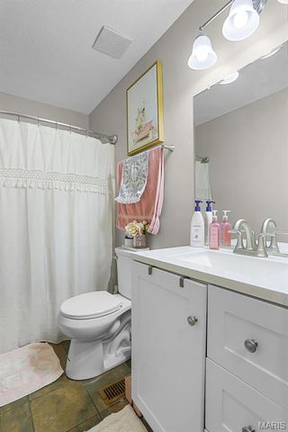 709 & 711 Slippery Rock Drive, Edwardsville, IL 62025