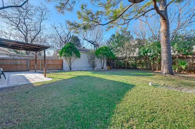 5522 Caversham Drive, Houston, TX 77096