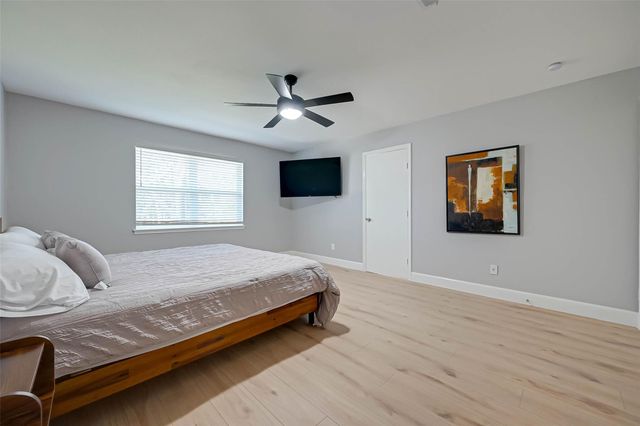 5522 Caversham Drive, Houston, TX 77096