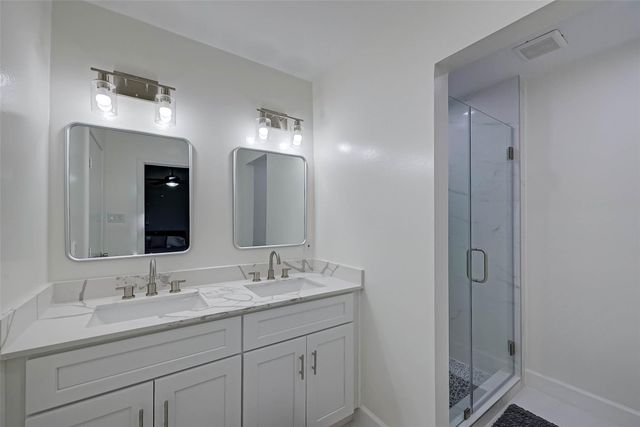 5522 Caversham Drive, Houston, TX 77096