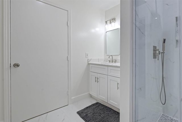 5522 Caversham Drive, Houston, TX 77096