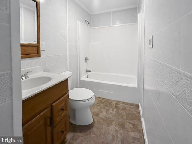 109 E 14TH AVE, Ranson, WV 25438