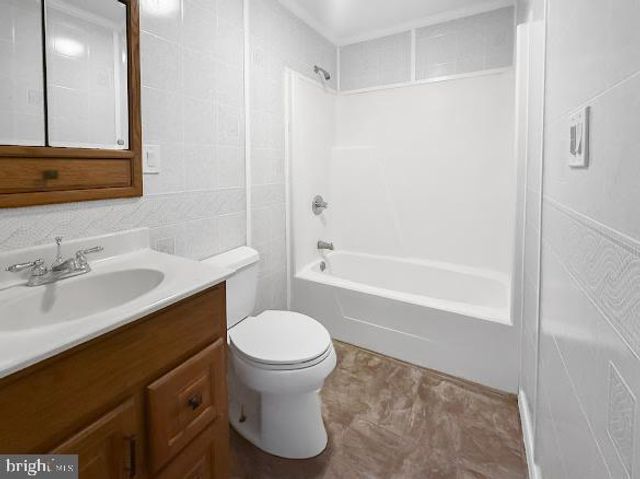 109 E 14TH AVE, Ranson, WV 25438