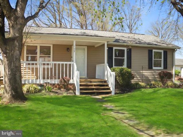 109 E 14TH AVE, Ranson, WV 25438