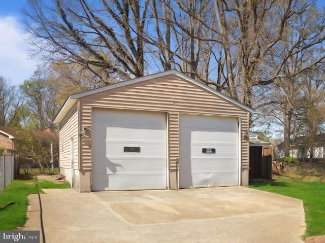 109 E 14TH AVE, Ranson, WV 25438