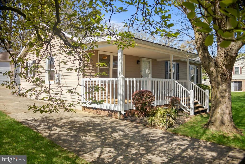 109 E 14TH AVE, Ranson, WV 25438