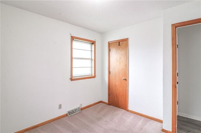 1315 SE Alice Street, Blue Springs, MO 64014