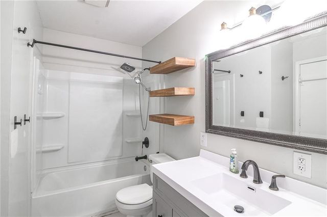 1315 SE Alice Street, Blue Springs, MO 64014
