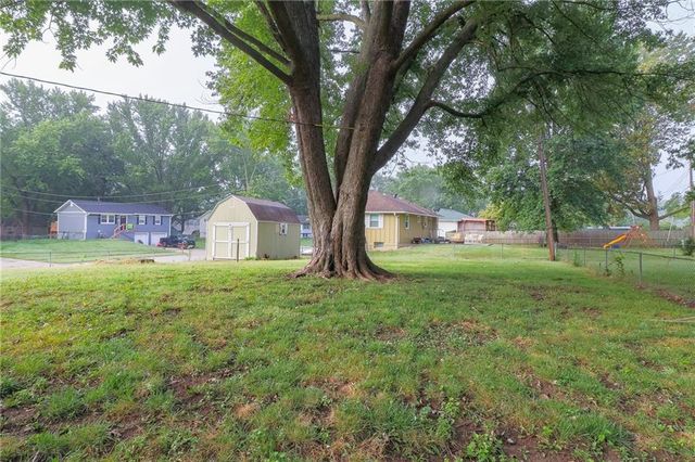 1315 SE Alice Street, Blue Springs, MO 64014